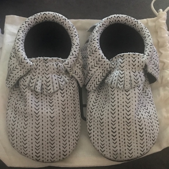 Freshly Picked size 7 moccasins - Picture 1 of 2